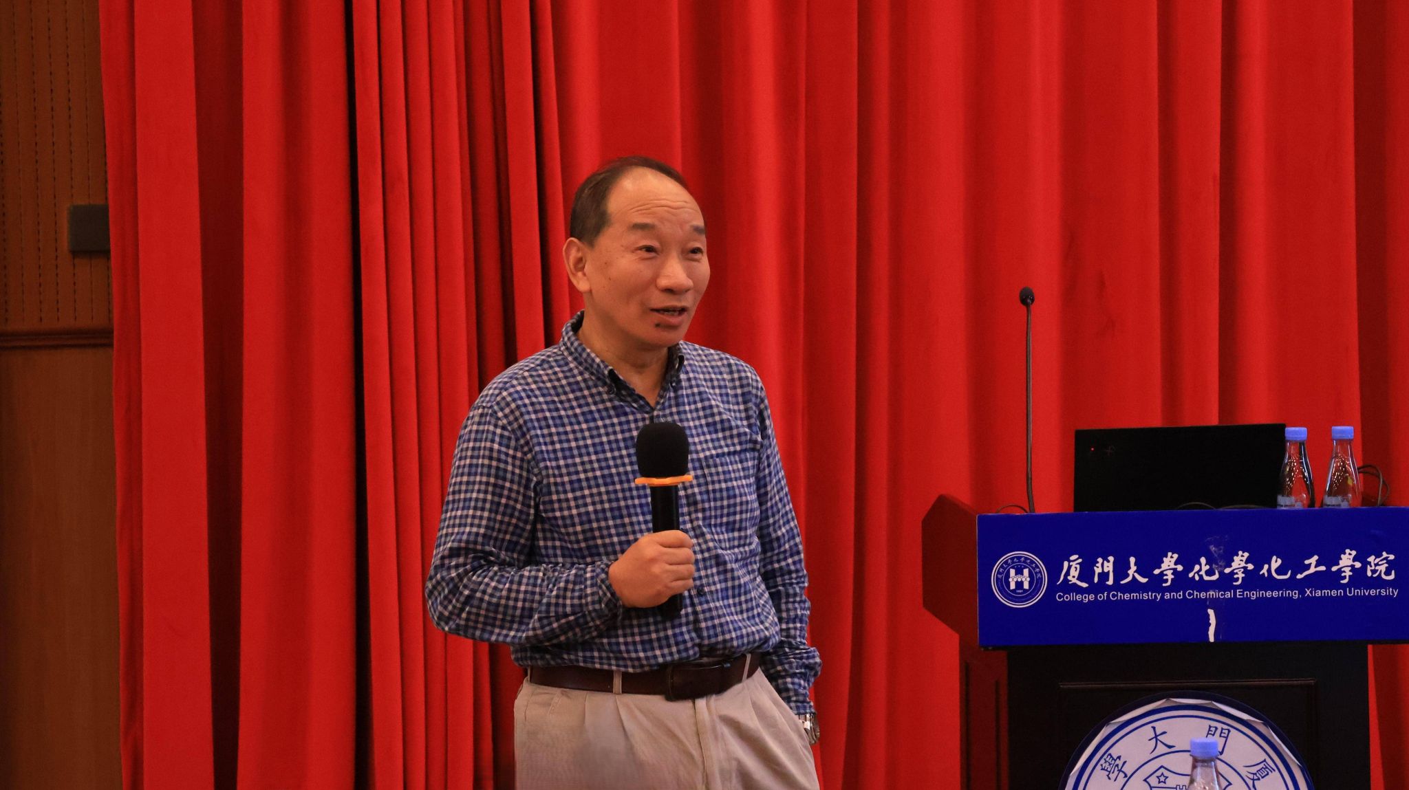 2025-10-30-麻生明-南强学术讲座-讲座照片-2